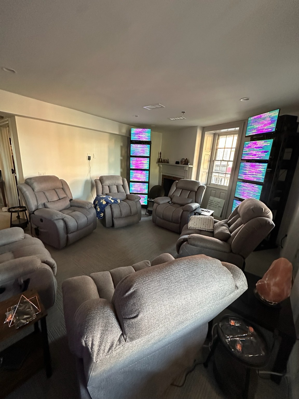 Stay Tuned EES room with reclining chairs